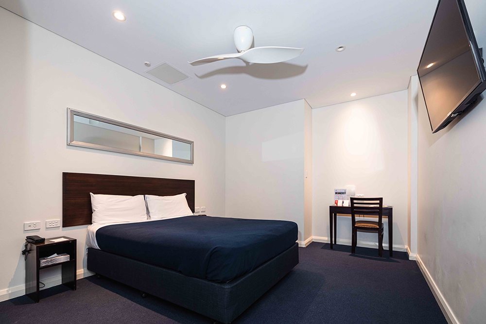 REB Superior Queen Bedroom[24]